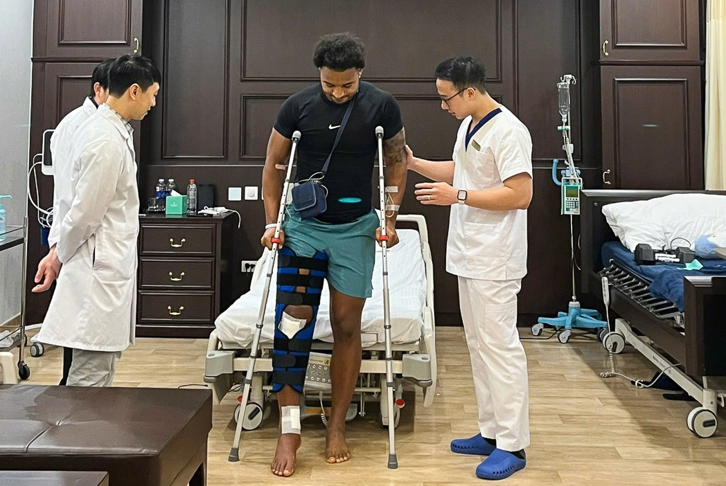 VFF tiết lộ tình trạng mới nhất của Nguyễn Xuân Son và Hồ Tấn Tài: Còn lo nhiều không? VFF tiết lộ tình trạng mới nhất của Nguyễn Xuân Son và Hồ Tấn Tài: Còn lo nhiều không?