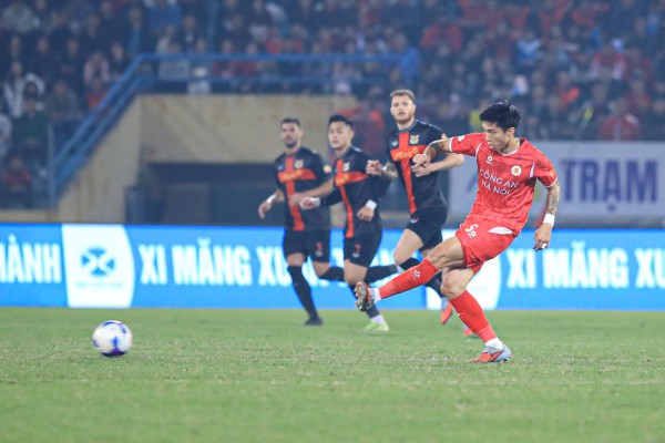 Văn Hậu lập siêu phẩm giúp đội Công an Hà Nội ngược dòng đánh bại CLB Thanh Hóa