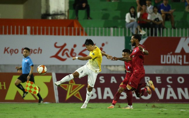 Vòng 13 V.League 2023/24 - CLB Khánh Hòa giành được 1 điểm quan trọng