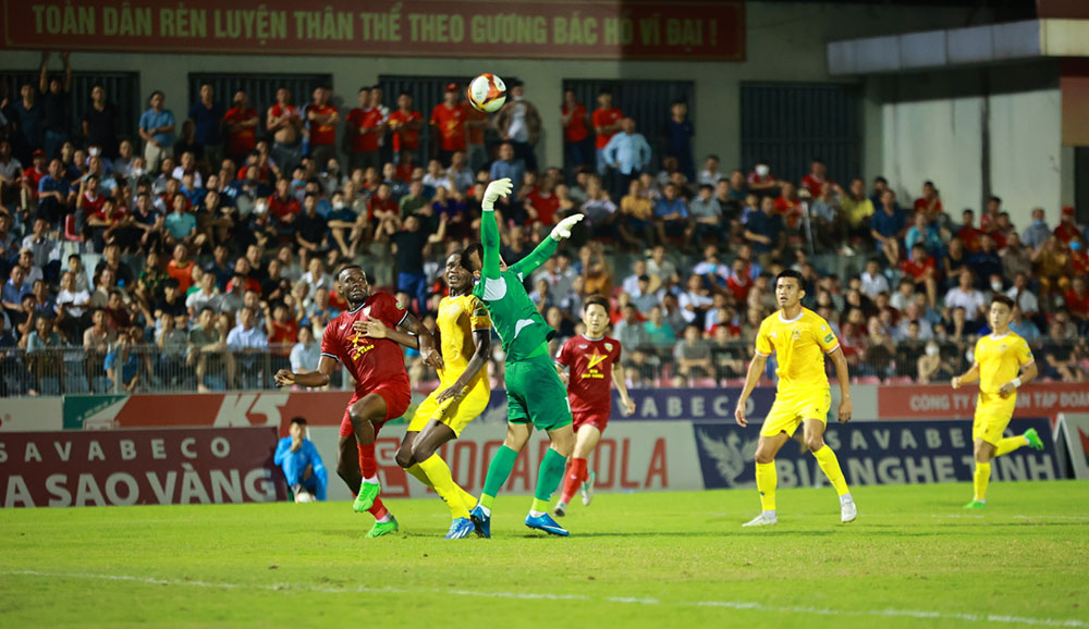 Vòng 16 V.League 2023/24 - CLB Quảng Nam giành chiến thắng trên sân khách