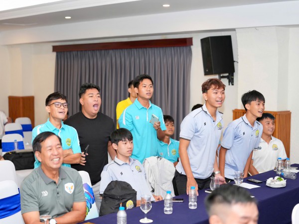 Vòng loại khu vực TP.HCM xuất hiện 3 'nhóm tử thần', các đội căng thẳng…