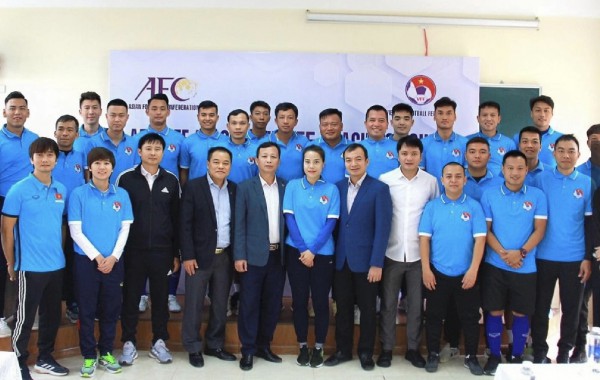 'Vua phạt góc' Tuyết Dung giã từ đội tuyển bóng đá nữ Việt Nam: Sự nghiệp rất đỗi tự hào 'Vua phạt góc' Tuyết Dung giã từ đội tuyển bóng đá nữ Việt Nam: Sự nghiệp rất đỗi tự hào