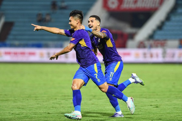 Xuân Mạnh ghi siêu phẩm, CLB Hà Nội và huyền thoại Harry Kewell hòa thót tim Nam Định Xuân Mạnh ghi siêu phẩm, CLB Hà Nội và huyền thoại Harry Kewell hòa thót tim Nam Định