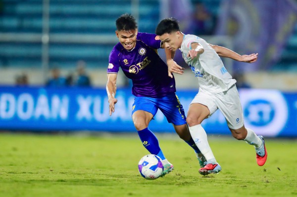 Xuân Mạnh ghi siêu phẩm, CLB Hà Nội và huyền thoại Harry Kewell hòa thót tim Nam Định Xuân Mạnh ghi siêu phẩm, CLB Hà Nội và huyền thoại Harry Kewell hòa thót tim Nam Định