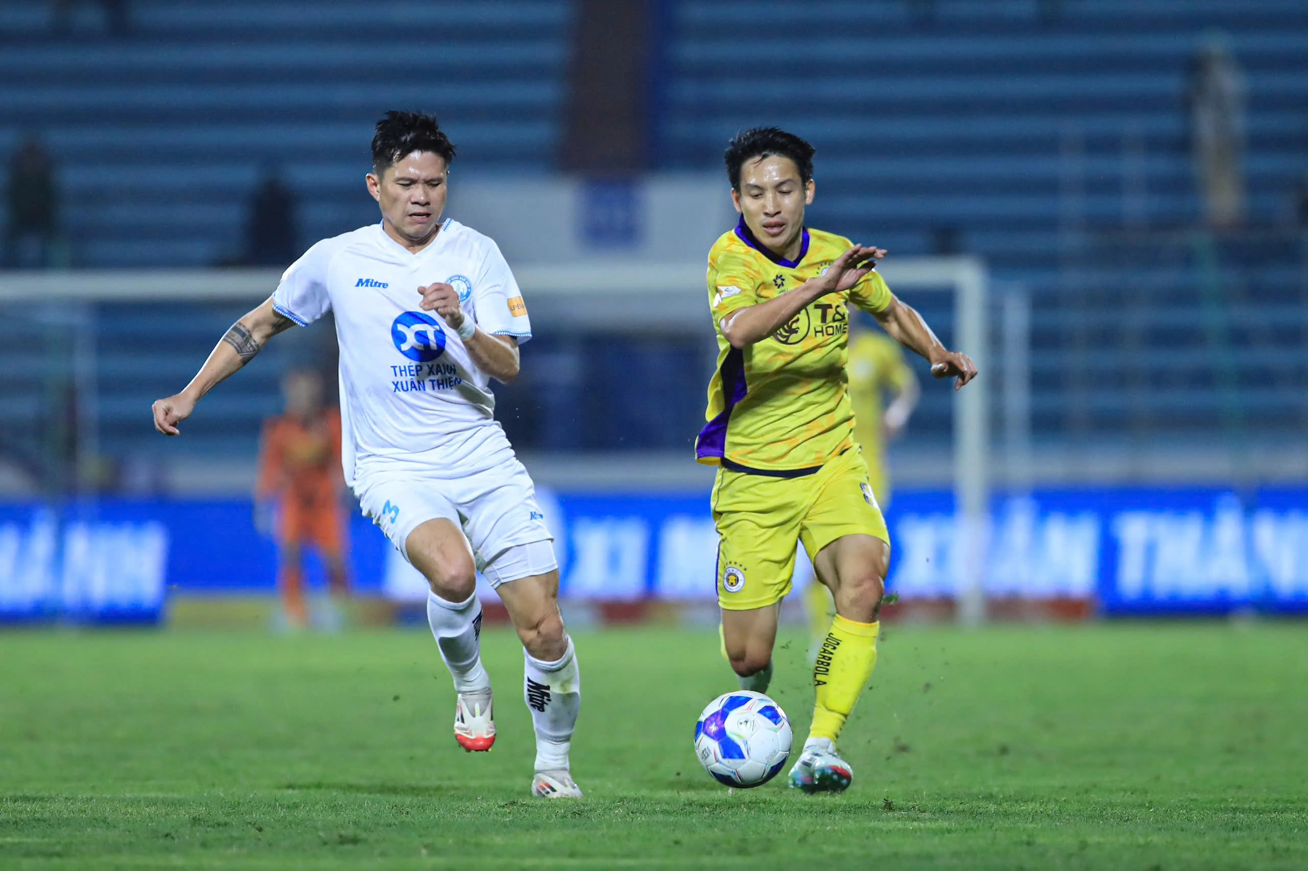 Xuân Son vắng mặt, có ngay Hendrio tỏa sáng: Nam Định ngược dòng thắng ngoạn mục Hà Nội Xuân Son vắng mặt, có ngay Hendrio tỏa sáng: Nam Định ngược dòng thắng ngoạn mục Hà Nội