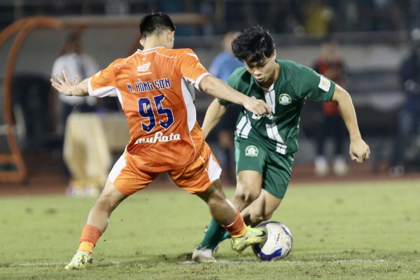 Xuân Trường tái hợp Công Phượng tại CLB Bình Phước, vẫn bí ẩn số áo