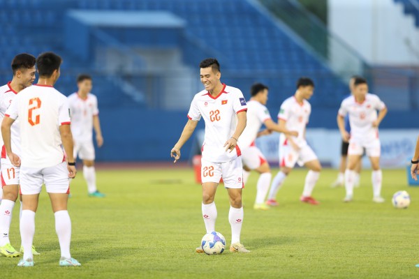 Xuất hiện nhiều tình tiết lạ trước thềm trận đội tuyển Việt Nam đấu Nepal Xuất hiện nhiều tình tiết lạ trước thềm trận đội tuyển Việt Nam đấu Nepal