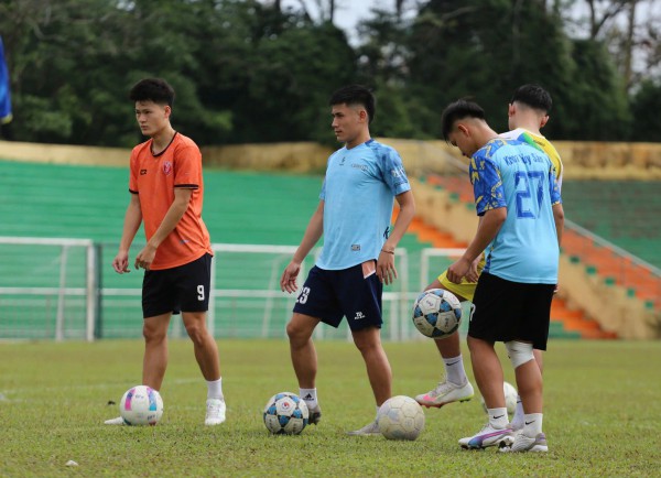 ĐH Huế - Trường CĐ Phương Đông Đà Nẵng: Ứng viên lộ diện ĐH Huế - Trường CĐ Phương Đông Đà Nẵng: Ứng viên lộ diện