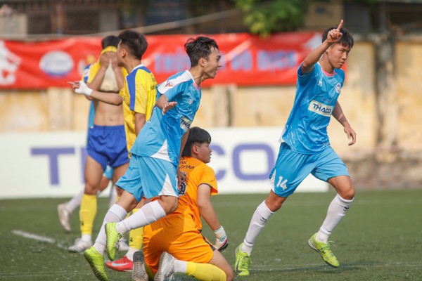 ĐH Kinh tế quốc dân: Đá phạt góc bằng cảm hứng U.23 Việt Nam và Arsenal ĐH Kinh tế quốc dân: Đá phạt góc bằng cảm hứng U.23 Việt Nam và Arsenal