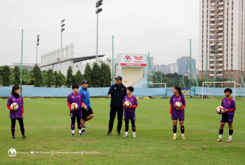 ĐT U16 nữ Việt Nam tập trung chuẩn bị thi đấu giao hữu quốc tế