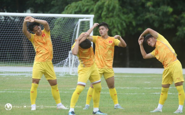 ĐT U23 Việt Nam tích cực hồi phục thể lực, tập trung chuẩn bị cho trận gặp Philippines