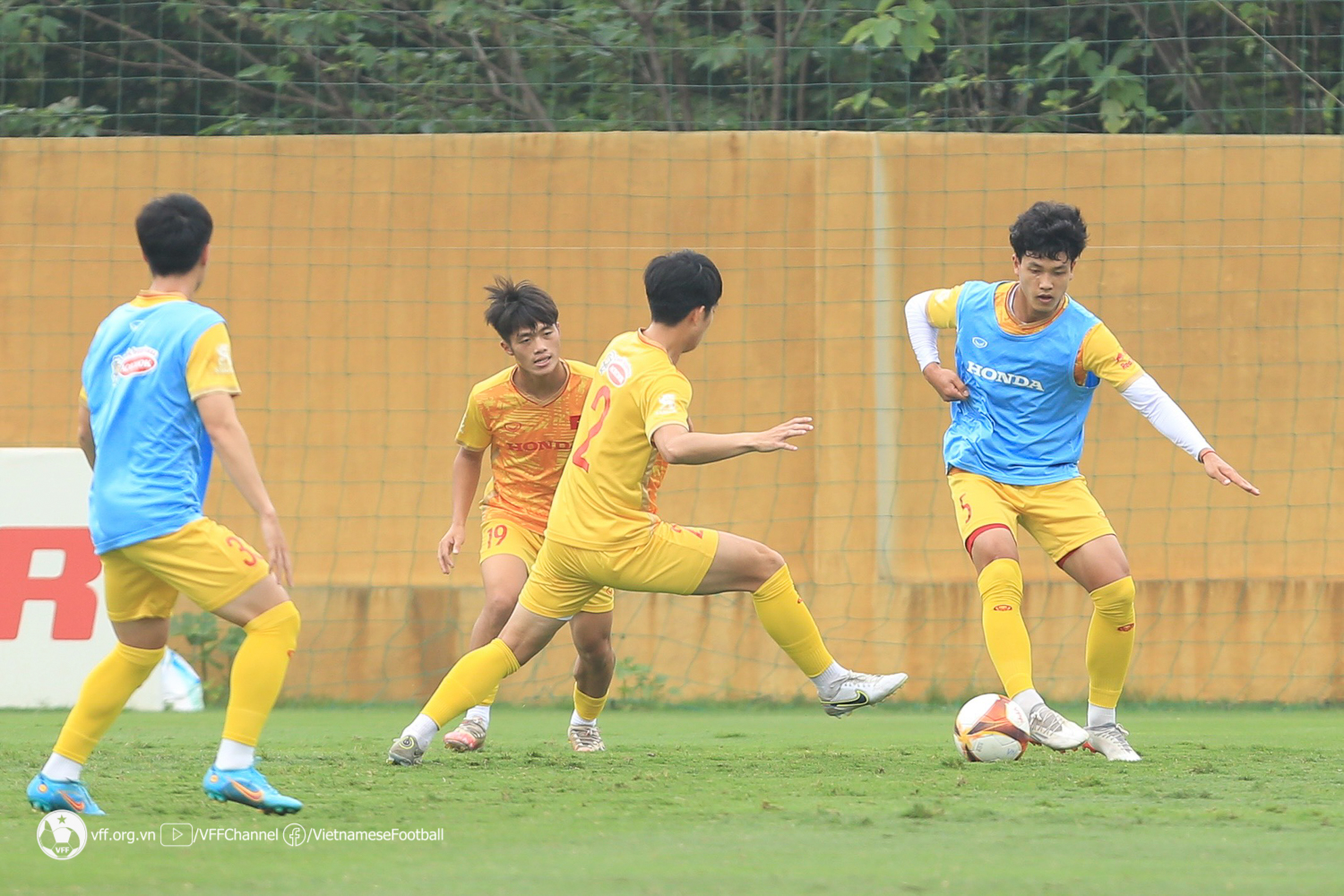 ĐT U23 Việt Nam tích cực tập luyện trước ngày lên đường dự giải quốc tế U23 Cup