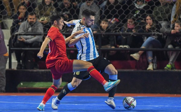 ĐT futsal Việt Nam không tạo được bất ngờ trước đương kim Á quân thế giới