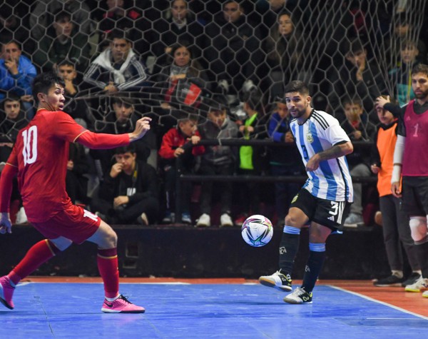 ĐT futsal Việt Nam không tạo được bất ngờ trước đương kim Á quân thế giới