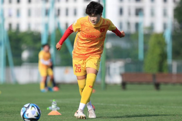 ĐT nữ Việt Nam làm quen với trái bóng OCEAUNZ của VCK bóng đá nữ thế giới 2023