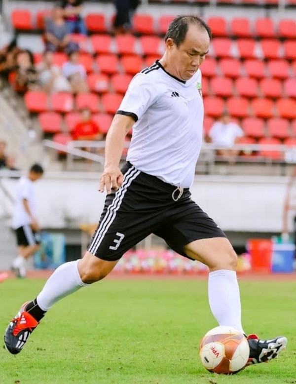 Đại chiến 'nảy lửa' cựu Quả bóng vàng Việt Nam trên sân Trường ĐH Đồng Tháp