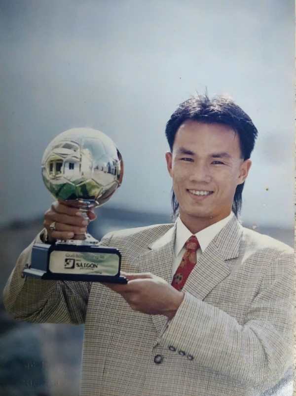 Đại chiến 'nảy lửa' cựu Quả bóng vàng Việt Nam trên sân Trường ĐH Đồng Tháp