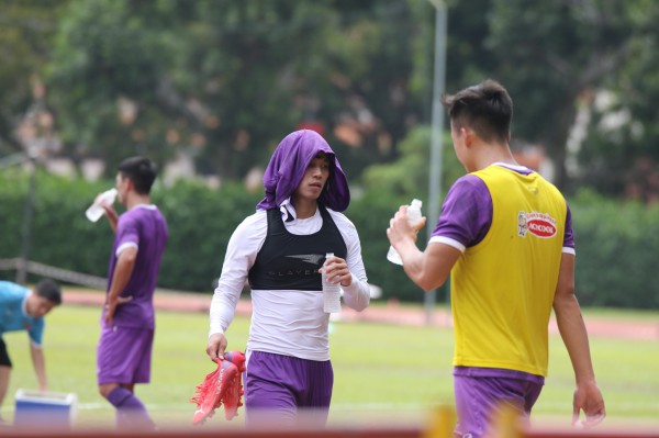 Đấu nội bộ dưới trời nắng gắt, tuyển Việt Nam tìm đội hình chuẩn thắng Malaysia