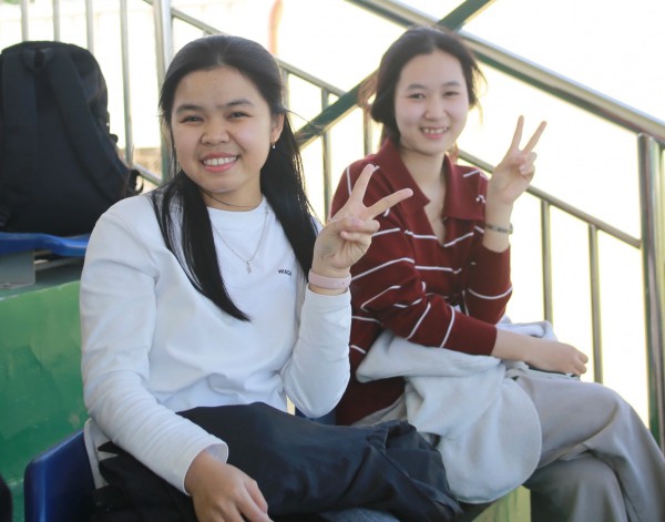 Đến sân sớm cổ vũ bạn trai đá bóng, cô gái chỉ mong không chấn thương Đến sân sớm cổ vũ bạn trai đá bóng, cô gái chỉ mong không chấn thương