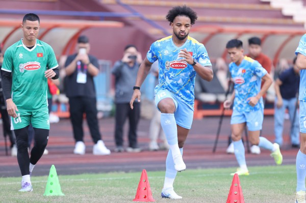 Điều HLV Kim Sang-sik còn thiếu ở đội tuyển Việt Nam