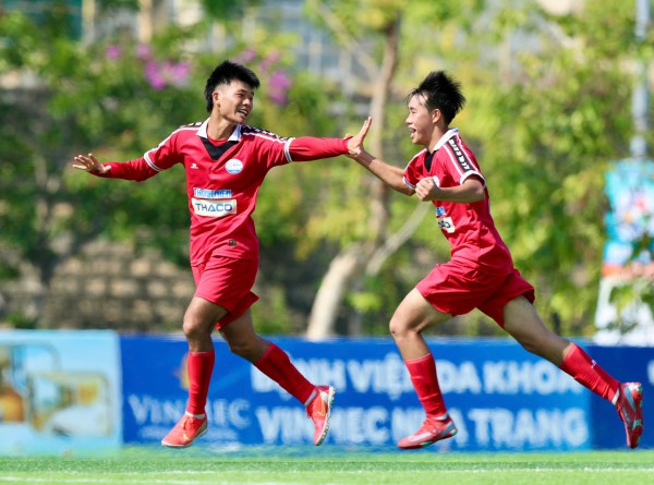 Điệu nhảy Ronaldinho và món quà ý nghĩa tặng thầy Điệu nhảy Ronaldinho và món quà ý nghĩa tặng thầy