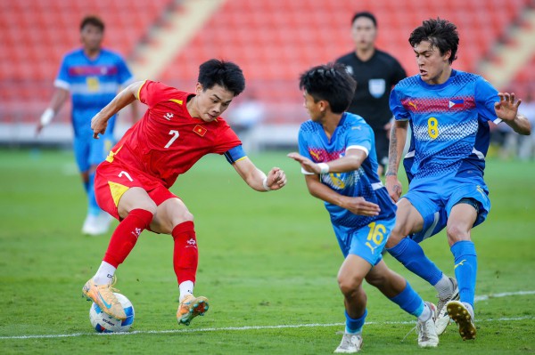 Đình Bắc lợi thế lớn hơn Yotsakon trong trận chung kết U.23 Việt Nam đại chiến Thái Lan Đình Bắc lợi thế lớn hơn Yotsakon trong trận chung kết U.23 Việt Nam đại chiến Thái Lan