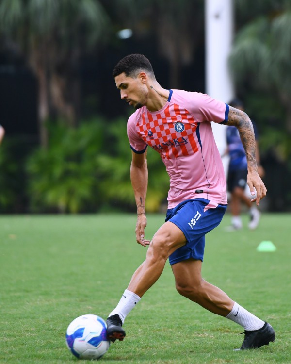 Đỗ Hoàng Hên chính thức có quốc tịch Việt Nam: Tràn trề cơ hội được gọi lên đội tuyển đấu Malaysia Đỗ Hoàng Hên chính thức có quốc tịch Việt Nam: Tràn trề cơ hội được gọi lên đội tuyển đấu Malaysia