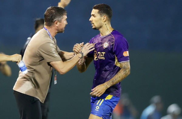 Đỗ Hoàng Hên ghi bàn giúp HLV Harry Kewell cùng Hà Nội thắng ngược nghẹt thở: ‘Tôi rất hạnh phúc’ Đỗ Hoàng Hên ghi bàn giúp HLV Harry Kewell cùng Hà Nội thắng ngược nghẹt thở: ‘Tôi rất hạnh phúc’