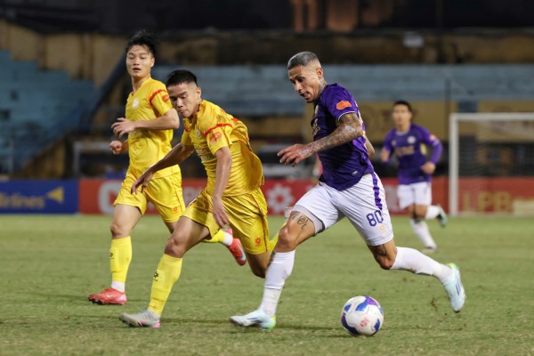 Đỗ Hoàng Hên lập siêu phẩm, Hà Nội thắng ấn tượng PVF-CAND: Chưa từ bỏ đua vô địch