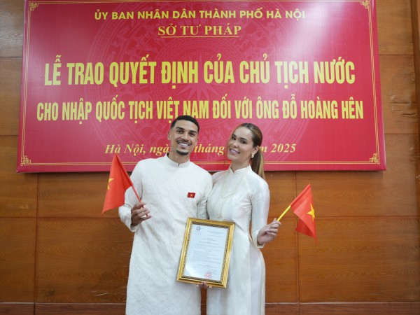 Đỗ Hoàng Hên xúc động khi trở thành công dân Việt Nam: 'Tôi khao khát cống hiến cho Tổ quốc' Đỗ Hoàng Hên xúc động khi trở thành công dân Việt Nam: 'Tôi khao khát cống hiến cho Tổ quốc'