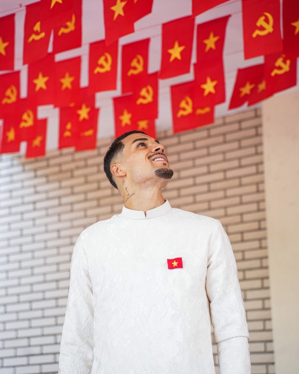 Đỗ Hoàng Hên xúc động khi trở thành công dân Việt Nam: 'Tôi khao khát cống hiến cho Tổ quốc' Đỗ Hoàng Hên xúc động khi trở thành công dân Việt Nam: 'Tôi khao khát cống hiến cho Tổ quốc'