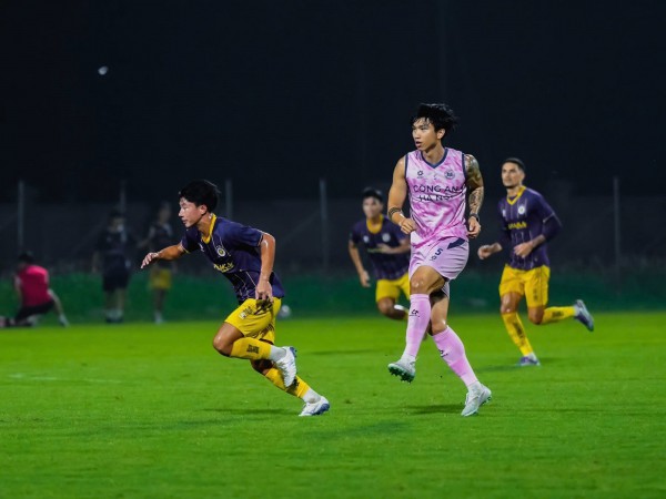 Đoàn Văn Hậu gây thích thú khi đăng ảnh chạm trán Đỗ Hoàng Hên: Lượng tương tác khủng Đoàn Văn Hậu gây thích thú khi đăng ảnh chạm trán Đỗ Hoàng Hên: Lượng tương tác khủng