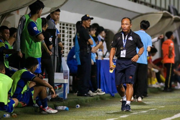 Độc lạ tuyển thủ từng dự vòng loại World Cup trở thành HLV giải sinh viên Độc lạ tuyển thủ từng dự vòng loại World Cup trở thành HLV giải sinh viên