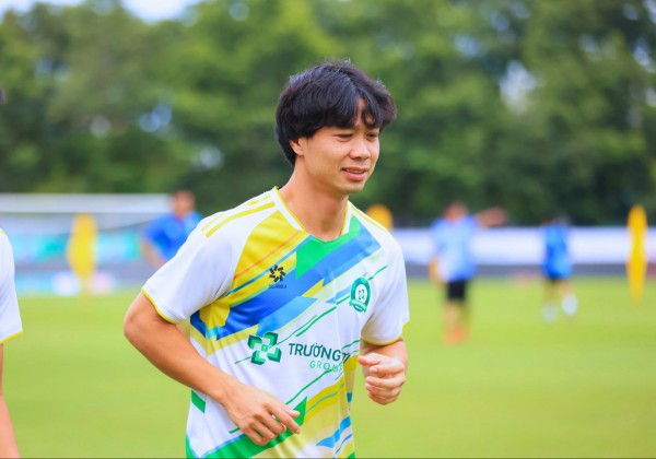 Đội trưởng Công Phượng báo tin vui cho Trường Tươi Đồng Nai Đội trưởng Công Phượng báo tin vui cho Trường Tươi Đồng Nai