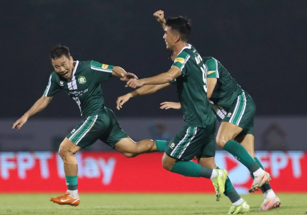 Đội trưởng Công Phượng báo tin vui cho Trường Tươi Đồng Nai Đội trưởng Công Phượng báo tin vui cho Trường Tươi Đồng Nai