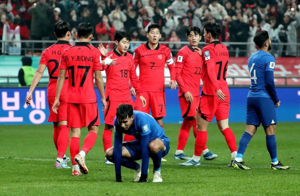 Đội tuyển Hàn Quốc gây tranh cãi vì kế hoạch 'lạ', Park Ji-sung dự đoán bất ngờ Đội tuyển Hàn Quốc gây tranh cãi vì kế hoạch 'lạ', Park Ji-sung dự đoán bất ngờ