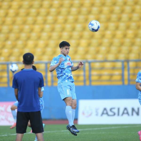 Đội tuyển Việt Nam: 3 tân binh tập riêng, Bùi Tiến Dũng vắng mặt ít ngày vì… Đội tuyển Việt Nam: 3 tân binh tập riêng, Bùi Tiến Dũng vắng mặt ít ngày vì…