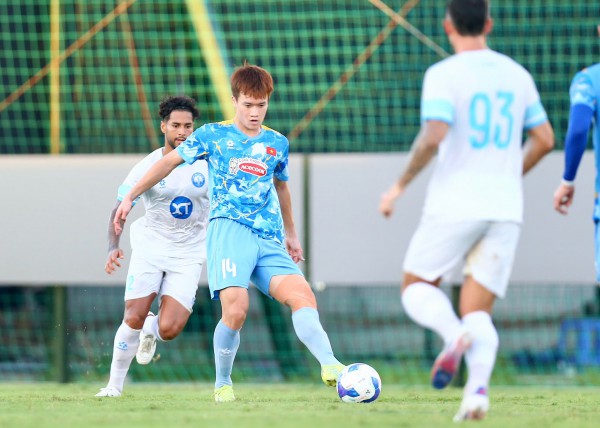 Đội tuyển Việt Nam: Thua đậm cũng được, miễn có bài học để... lớn Đội tuyển Việt Nam: Thua đậm cũng được, miễn có bài học để... lớn