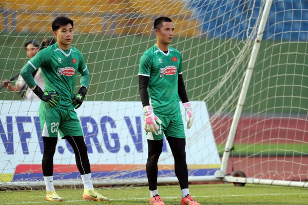 Đội tuyển Việt Nam: Văn Lâm ‘đánh bại’ thủ môn hay nhất AFF Cup, tại sao không? Đội tuyển Việt Nam: Văn Lâm ‘đánh bại’ thủ môn hay nhất AFF Cup, tại sao không?