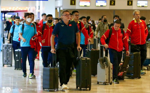 Đội tuyển Việt Nam đã trở về Hà Nội, chuẩn bị cho trận đấu với đối thủ mạnh Iraq