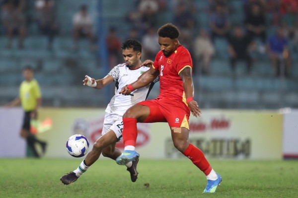 Đội tuyển Việt Nam khiến thầy Kim băn khoăn: 'Tổ 2' yếu quá, khó xoay tua