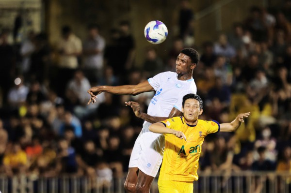 Đội tuyển Việt Nam sắp đối mặt tiền đạo cao 2,06 m: Thử thách khó khăn Đội tuyển Việt Nam sắp đối mặt tiền đạo cao 2,06 m: Thử thách khó khăn