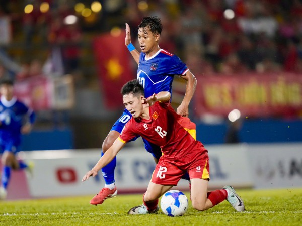 Đội tuyển Việt Nam sút mãi... mới vào: Ông Kim phải tin tưởng những 'tay súng' trẻ Đội tuyển Việt Nam sút mãi... mới vào: Ông Kim phải tin tưởng những 'tay súng' trẻ