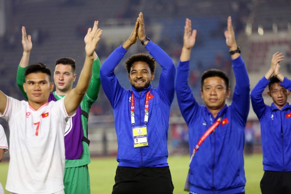 Đội tuyển Việt Nam xây hàng công cực mạnh cho AFF Cup: Có đủ Xuân Son và Hoàng Hên Đội tuyển Việt Nam xây hàng công cực mạnh cho AFF Cup: Có đủ Xuân Son và Hoàng Hên