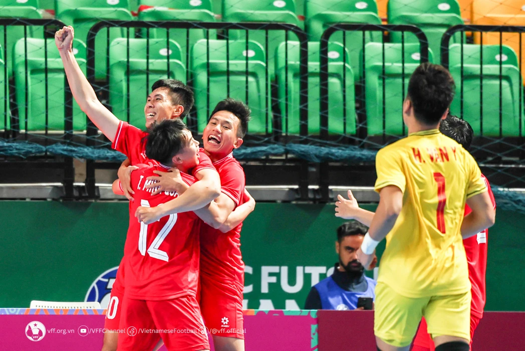 Đội tuyển nữ futsal Việt Nam tiếp cận tốp 10 thế giới Đội tuyển nữ futsal Việt Nam tiếp cận tốp 10 thế giới