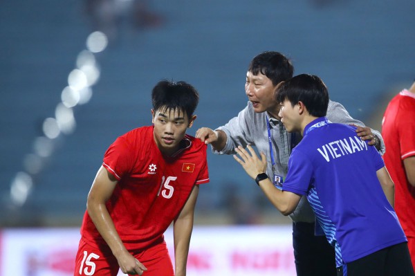 Ông Kim đẩy mạnh 'cấy' lứa U.23 Việt Nam lên đội tuyển Việt Nam