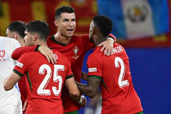 Lịch thi đấu EURO hôm nay: Chờ Ronaldo nối dài kỷ lục, Bỉ không được phép thua