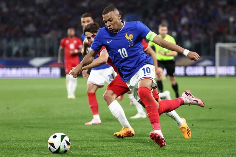 Đang đấu EURO 2024, Mbappe vẫn khởi kiện CLB PSG: Đòi trả 100 triệu euro