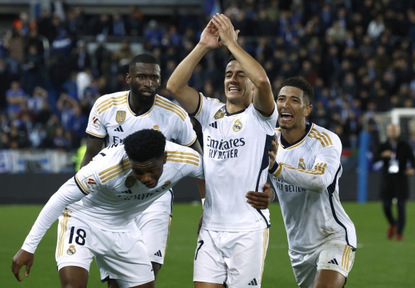 Real Madrid thắng trận, vươn lên dẫn đầu La Liga dù thi đấu thiếu người