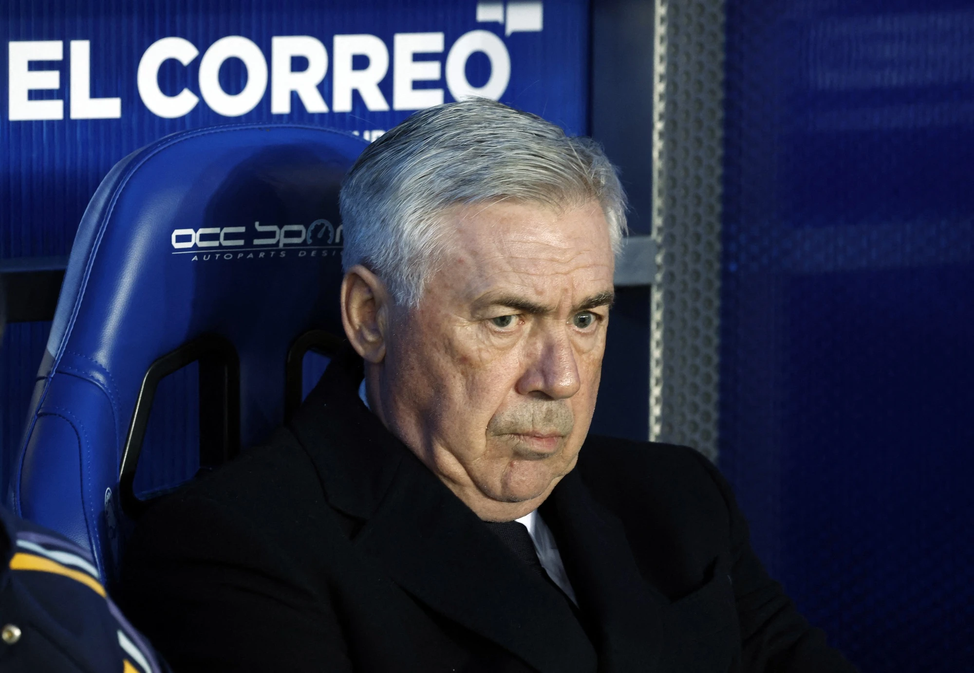 Thi đấu thiếu người nhưng Real Madrid vẫn thắng trận, vươn lên dẫn đầu La Liga Thi đấu thiếu người nhưng Real Madrid vẫn thắng trận, vươn lên dẫn đầu La Liga